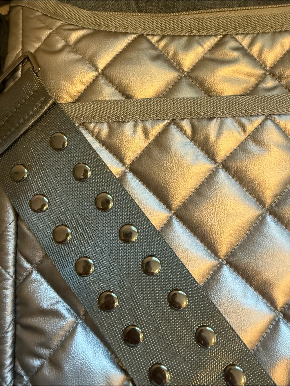 HAUTE SHORE Quilted Metallic Crossbody - Picture 2 of 7